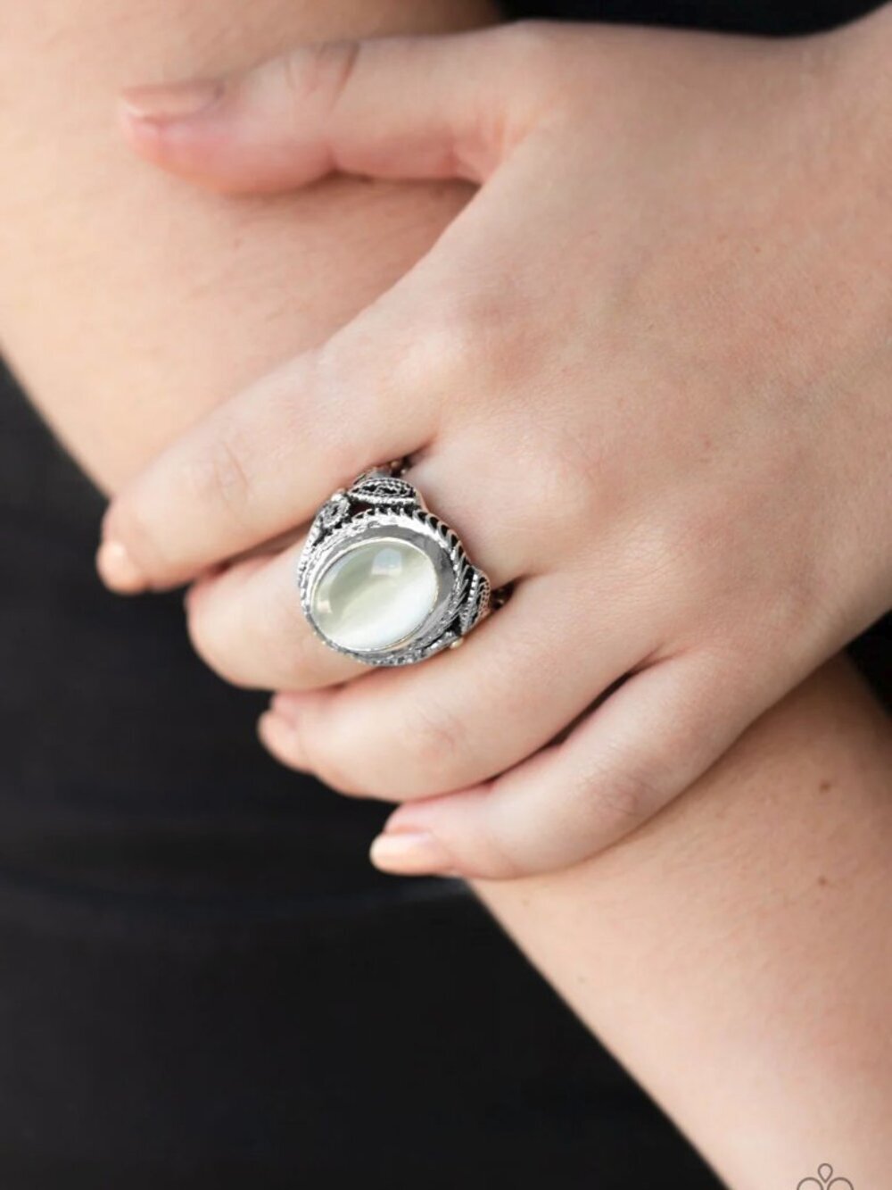 Paparazzi Jewelry Accessories - Deep Freeze - White Ring - Vintage